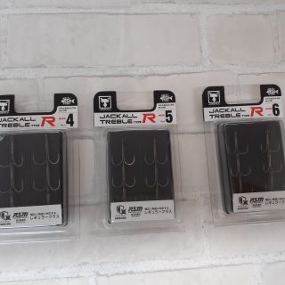 新製品入荷しました！ジャッカル『トレブルタイプアール』各サイズです。(^^♪