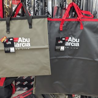 Abu Garcia　新商品 ターポリン防水トートフラット Ｍ・Ｌ　入荷！