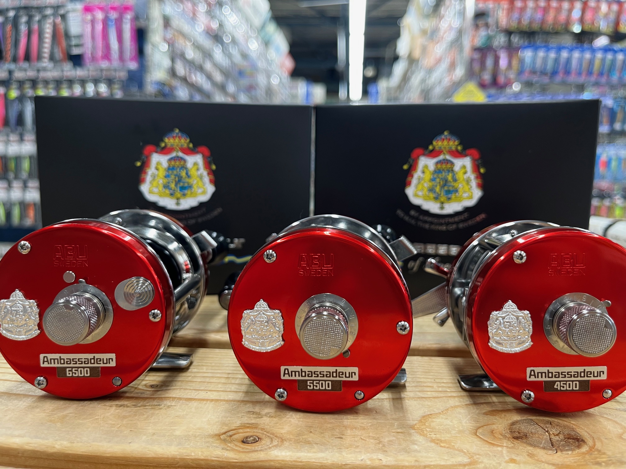 AURACHANGER とArtisanChanger(日本バージョン) ABU Ambassadeur Factory Tuned Red 入荷!! - つり具センター