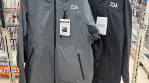 【　ダイワ　ベンチレーションライトレインスーツ　入荷！　】